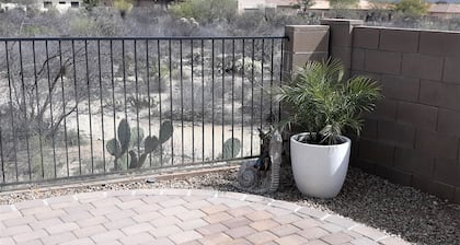 Glorious Mountain Views / Updated 1 Level House / 30 day min.