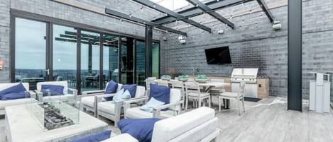 تناول الطعام بالخارج