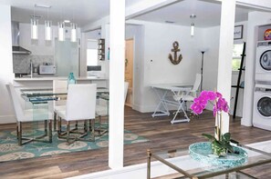 Dining - Stylish Beach House  (Lake Worth)