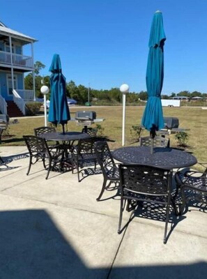 屋外ダイニングエリア