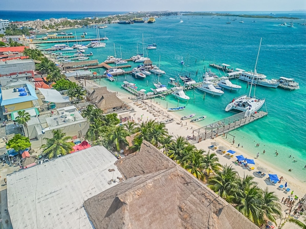 Am Strand, LiegestĂŒhle, StrandtĂŒcher