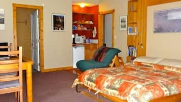 1 chambre, fer et planche à repasser, Wi-Fi gratuit, draps fournis