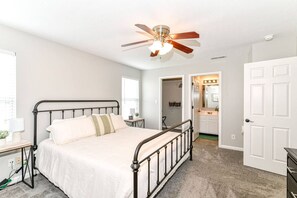 3 habitaciones, tabla de planchar con plancha, cuna de viaje y wifi