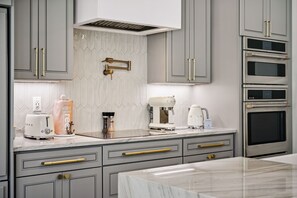 Dining tables, kitchen islands