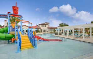 Outdoor pool - Luxurious 5-Suite Haven: Pool, BBQ & Game Room, Just Minutes from Disney (Kissimmee)