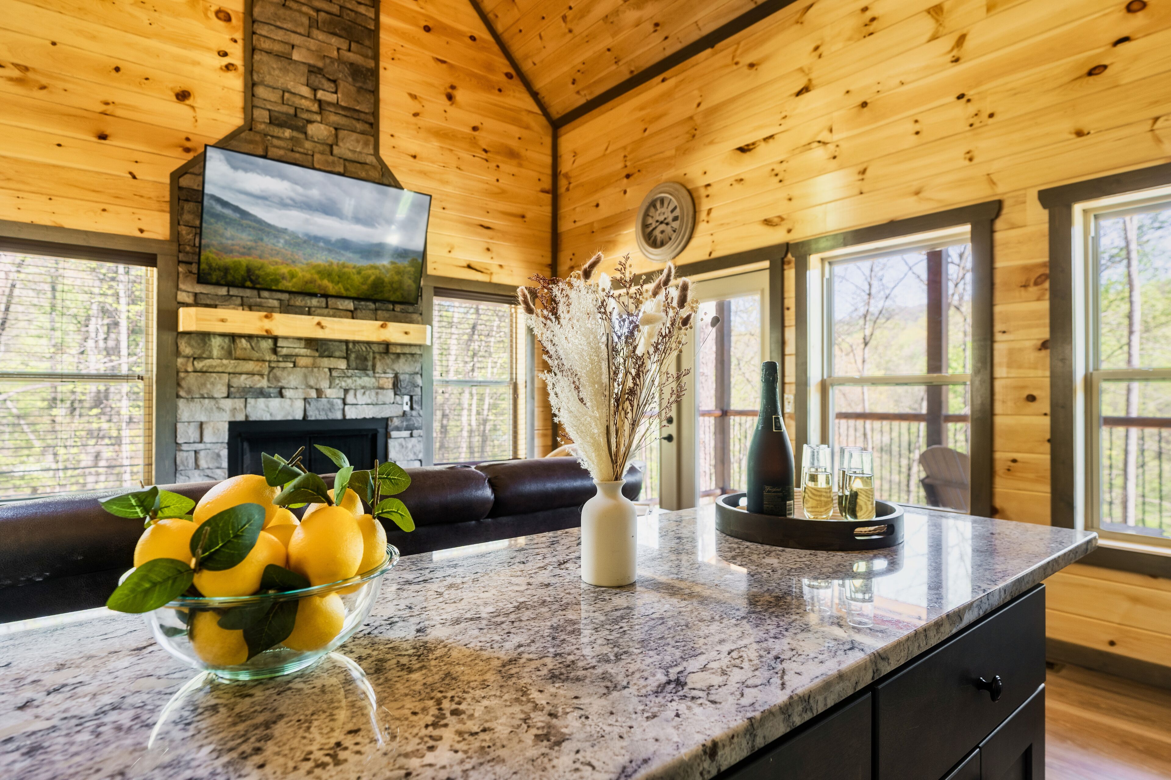 Luxury Indoor Pool Cabin Near Gatlinburg - Hot Tub, Game Room & Fire Pit - Gatlinburg, TN