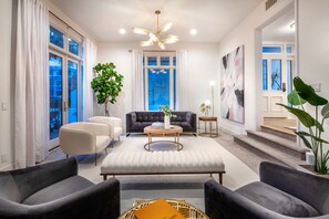 Luxury House, Multiple Beds, Patio, Mountain View (Reef Mall) | Interior