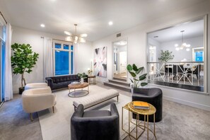 Luxury House, Multiple Beds, Patio, Mountain View (Reef Mall) | Interior