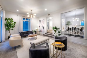 Luxury House, Multiple Beds, Patio, Mountain View (Reef Mall) | Interior