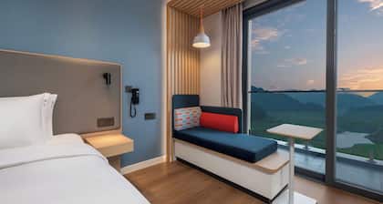 Holiday Inn Express Wawu Mountain by IHG