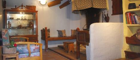 المنشأة من الداخل