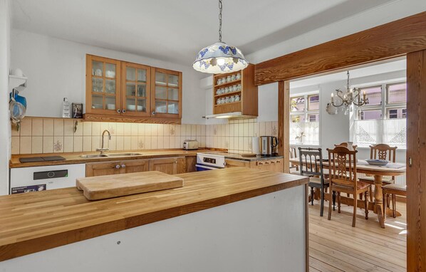 Kühlschrank, Herdplatte, Geschirrspüler
