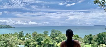 Aracari Nest - King Bed, Air Conditioning, Ocean View Sliding Glass Windows 