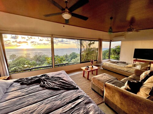 Aracari Nest - King Bed, Air Conditioning, Ocean View Sliding Glass Windows 