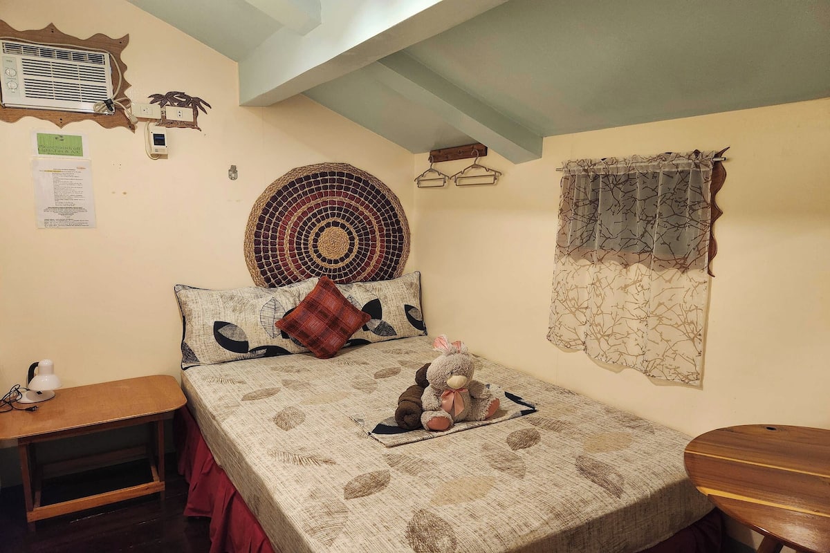 Tweepersoonskamer | Een bureau, gratis wifi, beddengoed