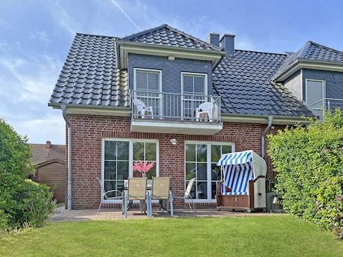 House Sansibar only 700m from the beach with sauna & fireplace and large garden
