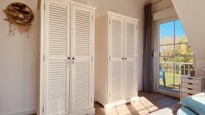 3 Schlafzimmer, Schreibtisch, Reisekinderbett, kostenloses WLAN