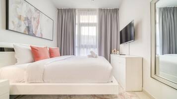 3 bedrooms, in-room safe, iron/ironing board, WiFi (free)