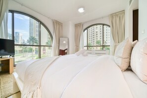 1 bedroom, in-room safe, iron/ironing board, free WiFi