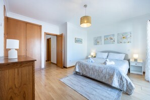 3 Schlafzimmer, Bügeleisen/Bügelbrett, WLAN, Bettwäsche