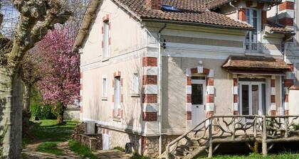 Charming and bright house 10min walk from the river and forest!