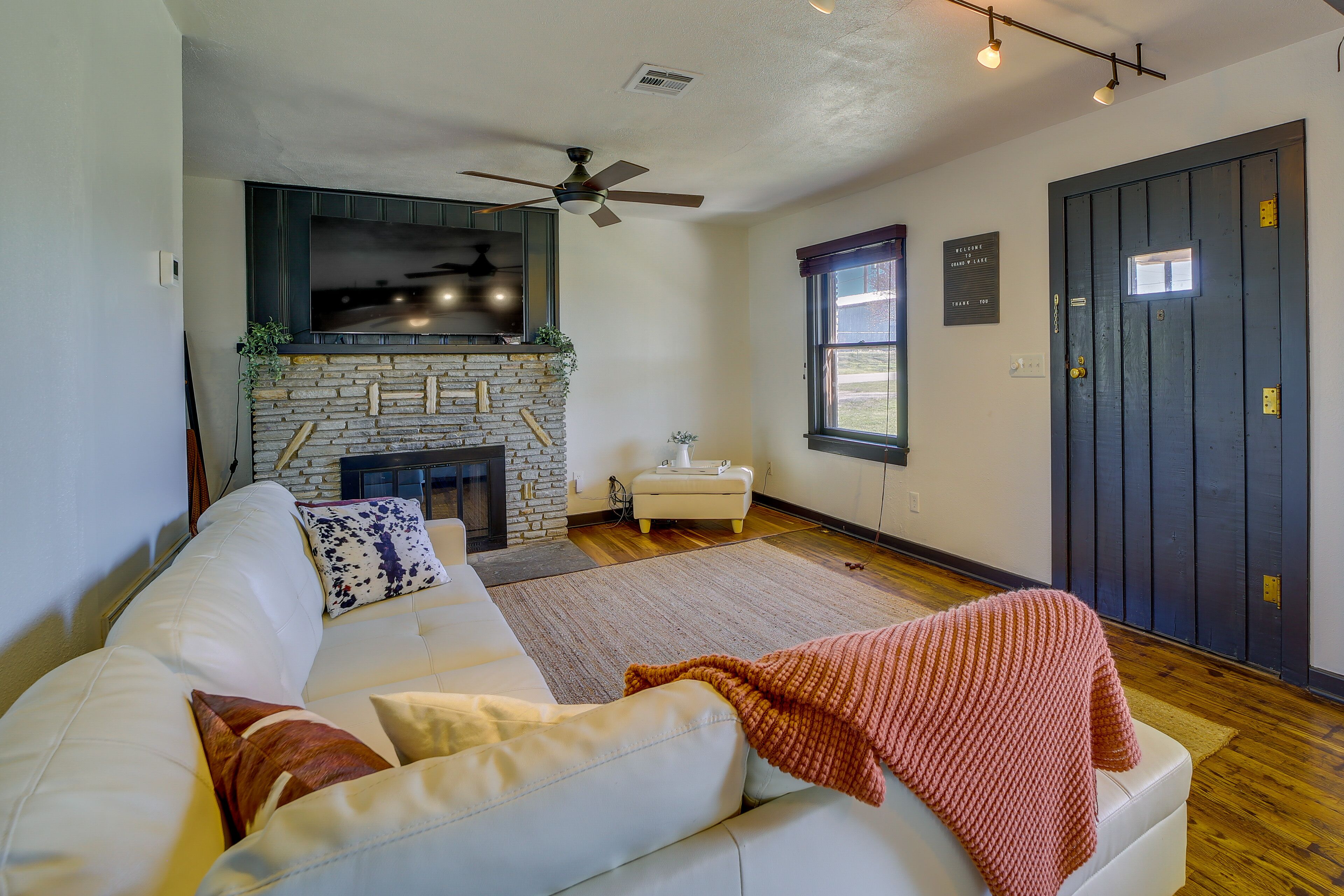 Langley Vacation Rental < 3 Mi to Grand Lake!