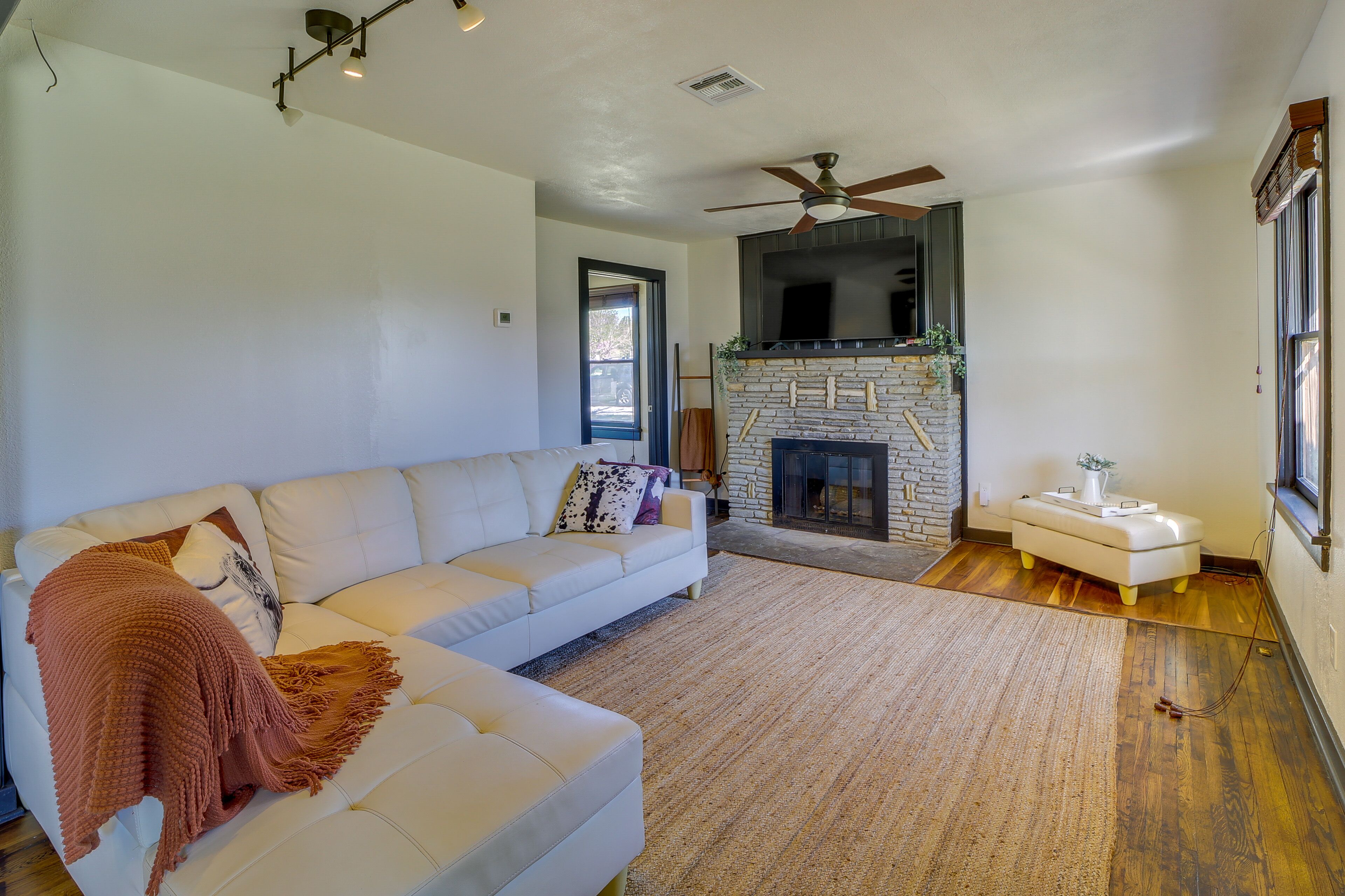 Langley Vacation Rental < 3 Mi to Grand Lake!