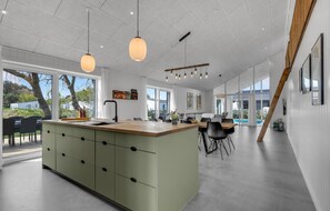 Interior - Beautiful home in Nexø with kitchen (Nexø)