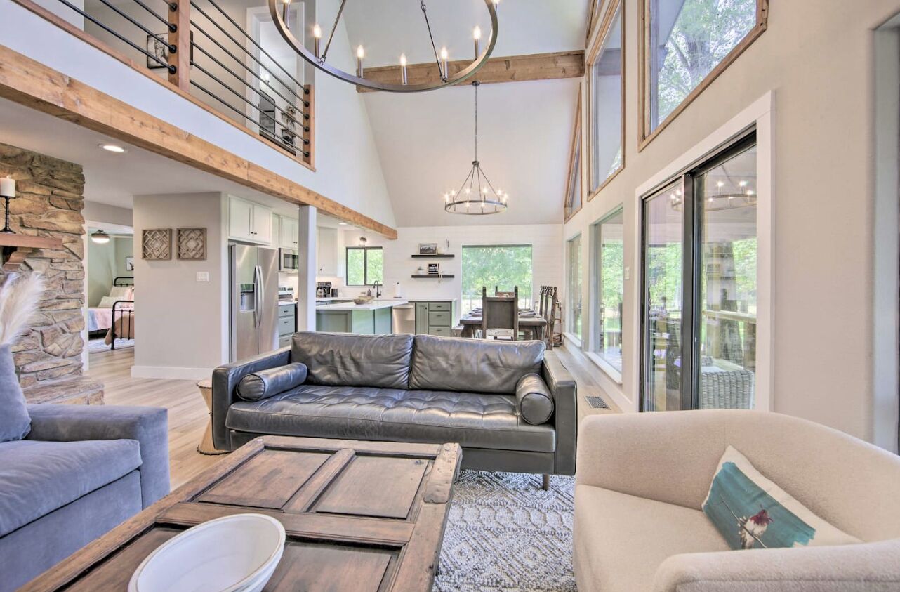 Trinity River Cabin, 20 Acres, Stocked Fishing Pond