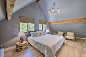 5 bedrooms, in-room safe, desk, free WiFi