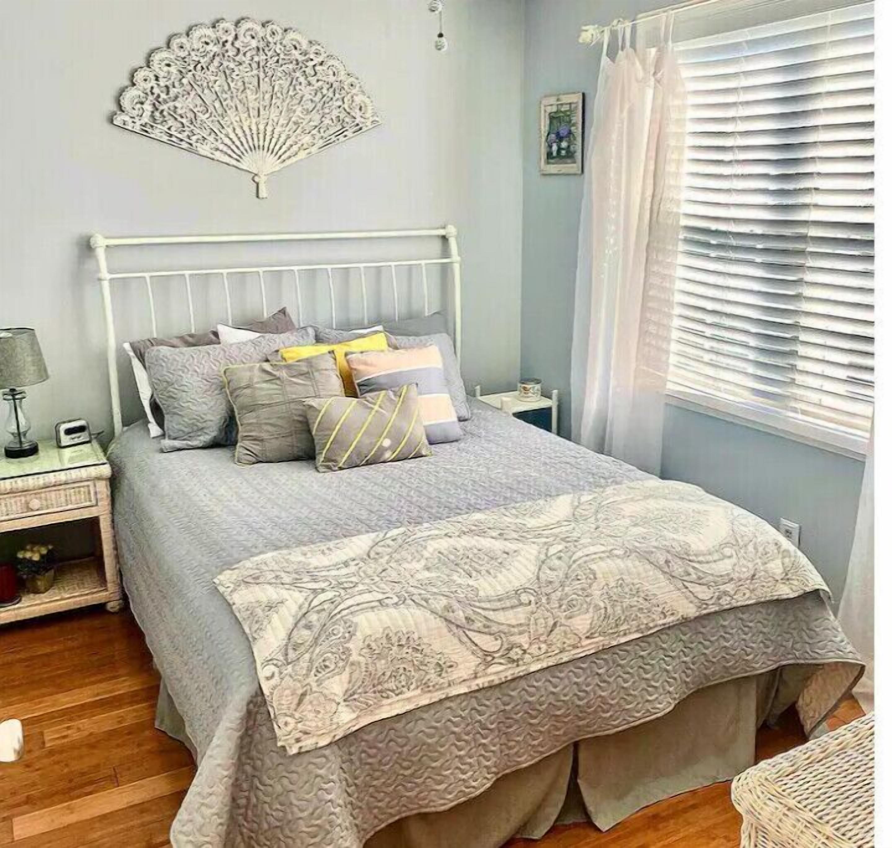 Waterfront Property/Deck/Easy Beach Access