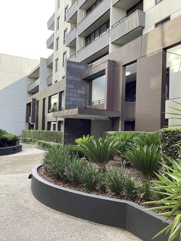 Exterior - In the Heart of Port Melbourne (Port Melbourne)