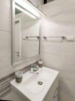 Shower - 22 Loop Apartment (Brașov)