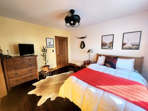 4 Schlafzimmer, Zimmersafe, Schreibtisch, Bügeleisen/Bügelbrett