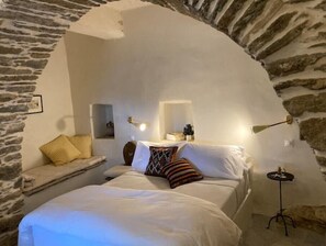 3 makuuhuonetta, silitysrauta/-lauta, ilmainen Wi-Fi, vuodevaatteet