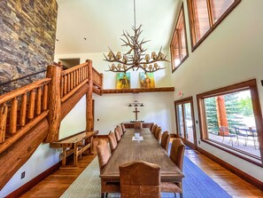 Dining - Luxurious Lodge cabin on private Airstrip  (Marion)