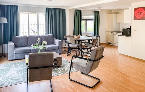 Stunning (sta)caravan in Putten