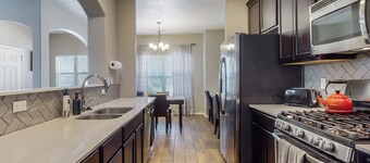 Great 3bd/2.5ba home in Mesa del Sol, Garage, Dogs