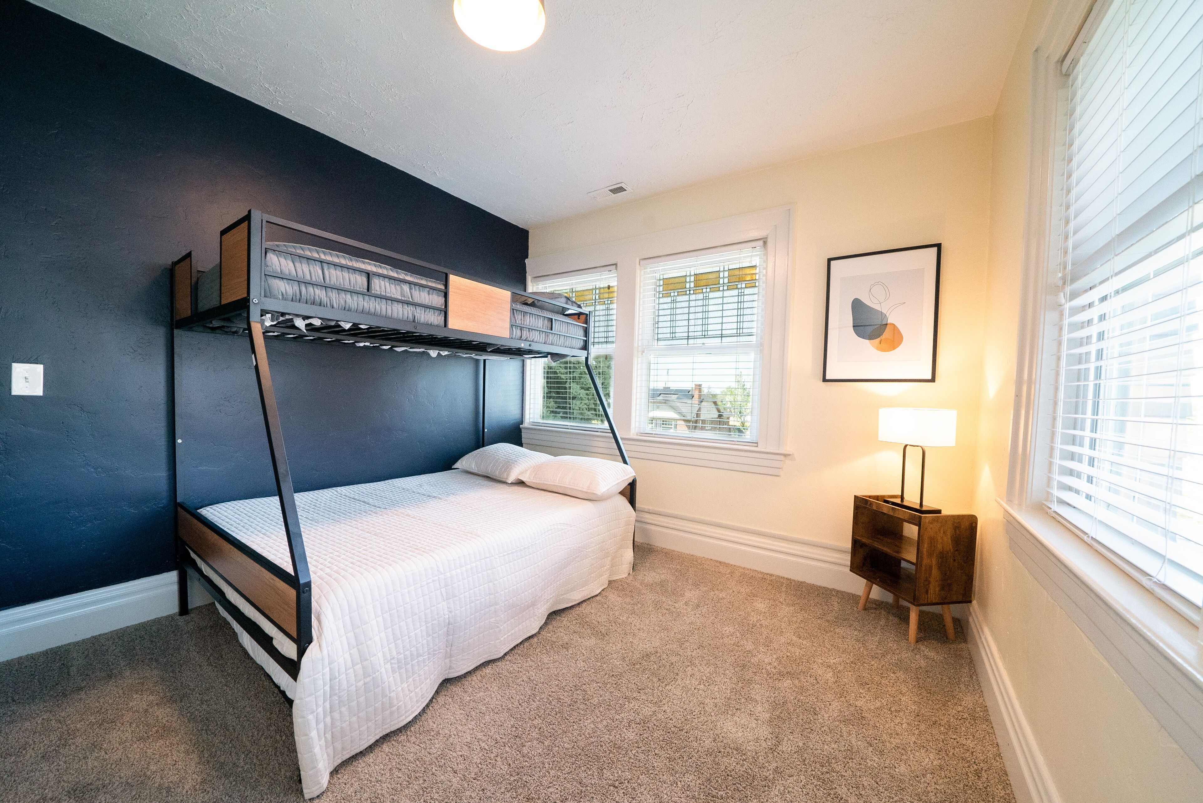 4 bedrooms, desk, iron/ironing board, travel crib