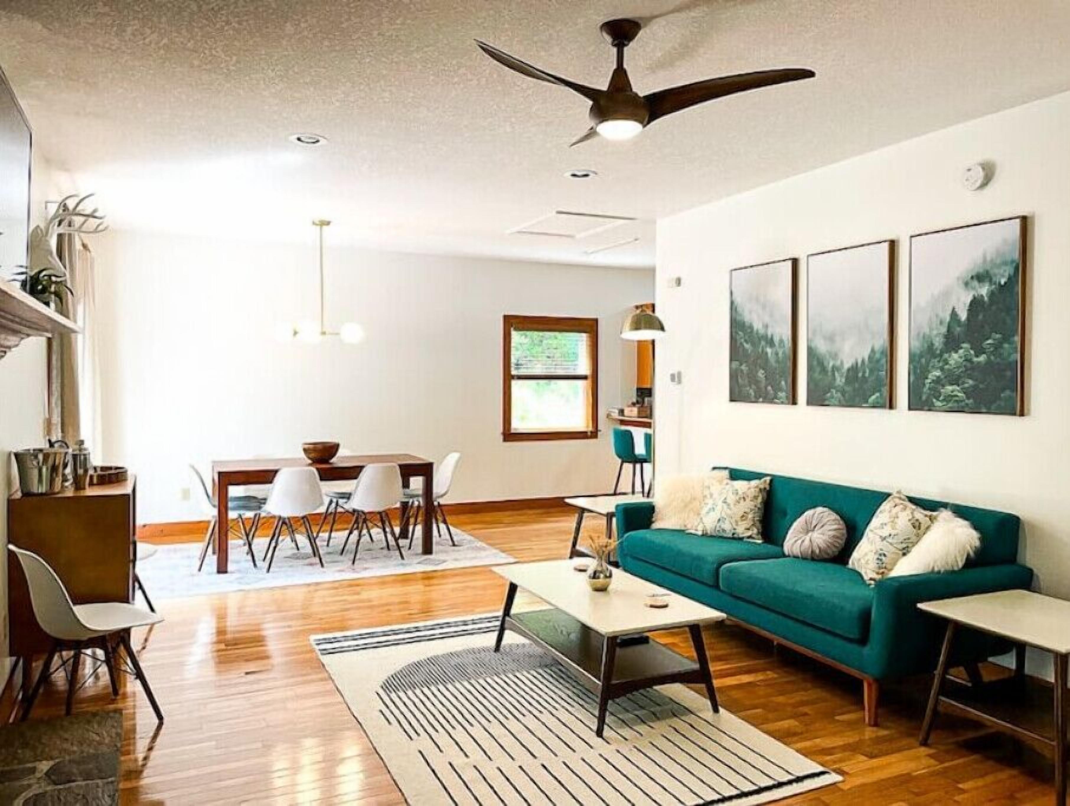 Hillside Cottage ★ Relax / Play / Indulge / Work