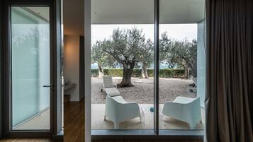 Deluxe Double Room, Sea View | Terrace/patio