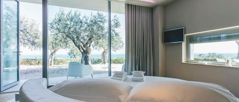 Memory-foam beds, in-room safe, blackout curtains, soundproofing
