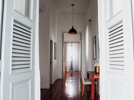 Double or Twin Room, 1 King Bed | Living area