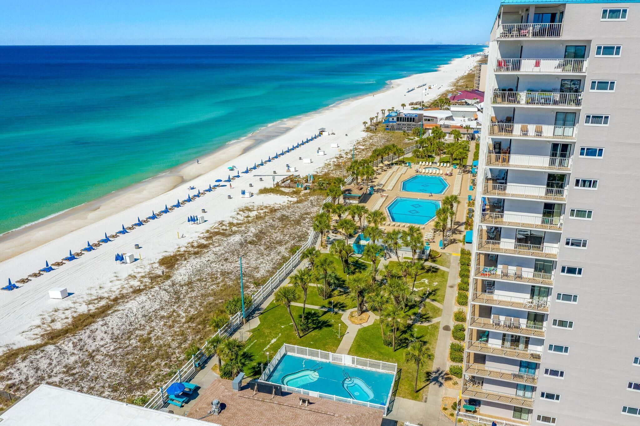 Condo, 1 cama King e sofá-cama (The Summit 1123) | Piscina