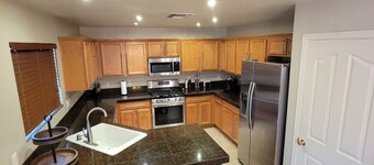 Green Valley Los Arroyos Home · Modern & Comfortable Residence 4BR/2BA