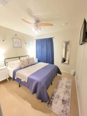 4 Schlafzimmer, Bügeleisen/Bügelbrett