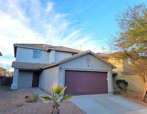 Exterior - Green Valley Los Arroyos Home Modern & Comfortable Residence 4BR/2BA (Green Valley)