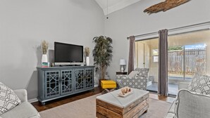 Unclassified image, 2 of 27, button - 8516 North Lagoon Dr (Panama City Beach)