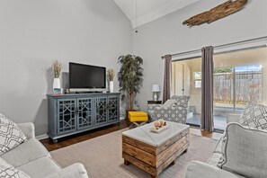 獨棟房屋 (8516 North Lagoon Dr) | 外觀