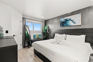 Condo, 1 King Bed with Sofa bed (The Summit 1305) | 1 bedroom